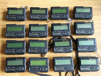 十六臺(tái)傳呼機(jī)的協(xié)奏曲 時(shí)代的通訊回響